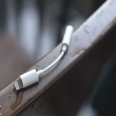 Адаптер Apple Lightning to 3.5 Адаптер Apple Lightning to 3.5